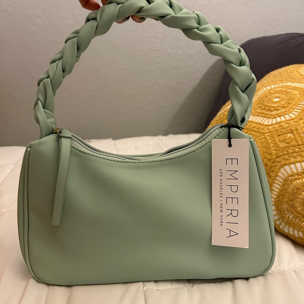 Emperia Shoulder Bag 🩵